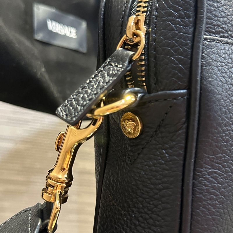 💎Han's house精品服飾💎VERSACE 凡賽斯 女神頭 頂級黑牌 小牛皮 側背包-4