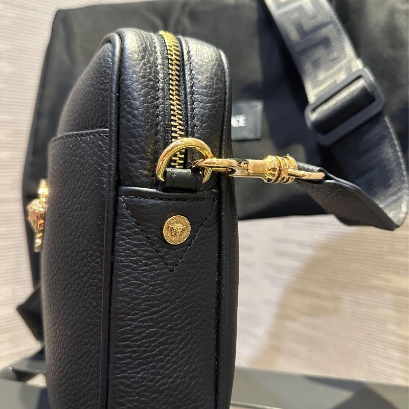 💎Han's house精品服飾💎VERSACE 凡賽斯 女神頭 頂級黑牌 小牛皮 側背包-5