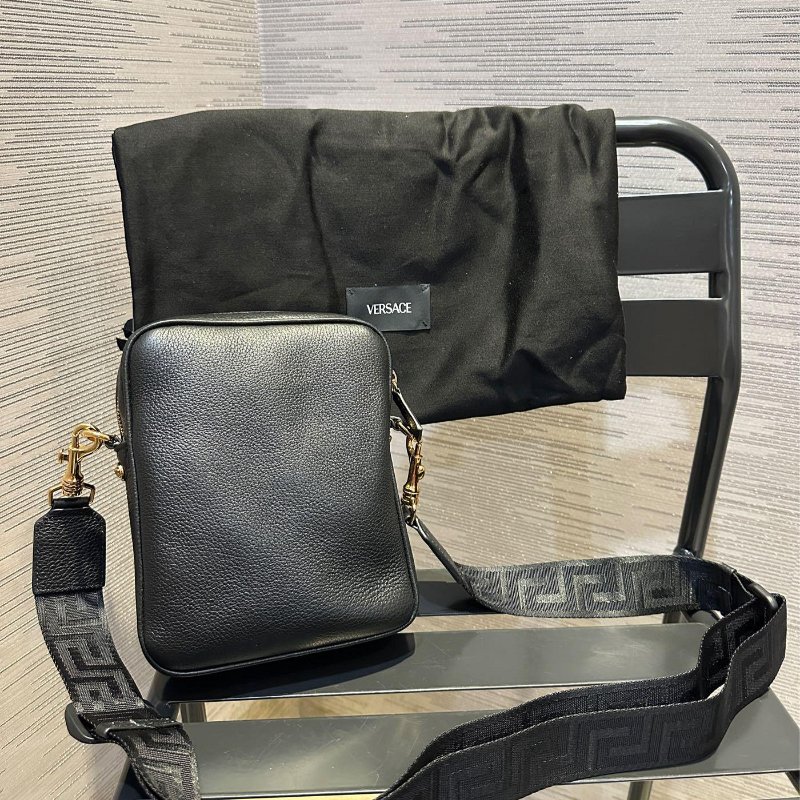 💎Han's house精品服飾💎VERSACE 凡賽斯 女神頭 頂級黑牌 小牛皮 側背包-7