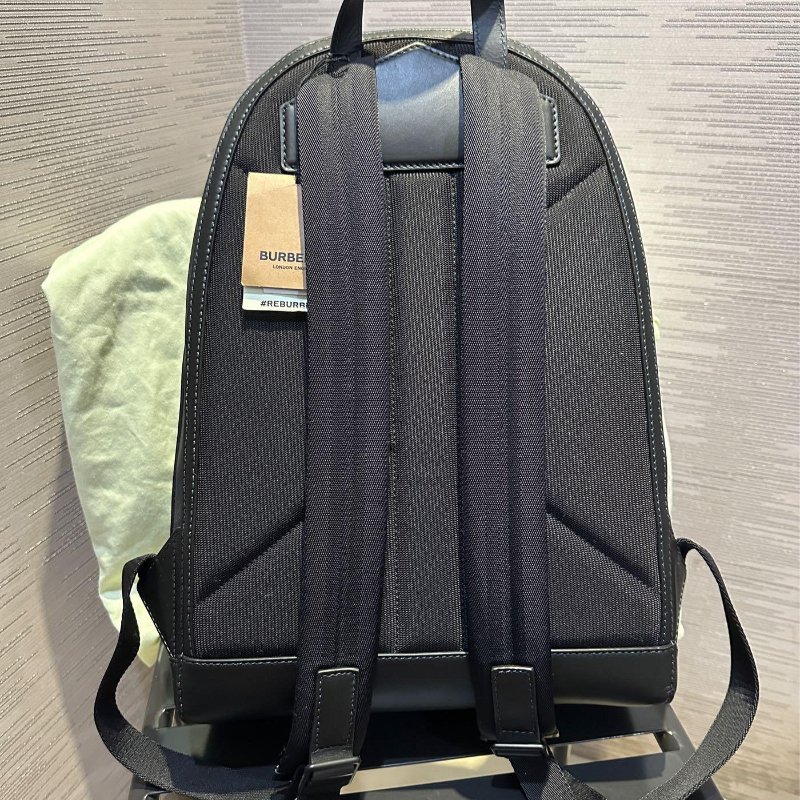 💎Han's house精品服飾💎BURBERRY PVC 格紋 ROCCO 後背包 30×14×42 原價65600-5