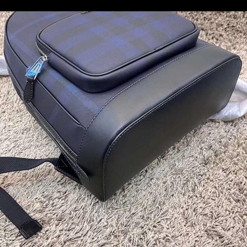 💎Han's house精品服飾💎BURBERRY PVC 格紋 ROCCO 後背包 30×14×42 原價65600-7