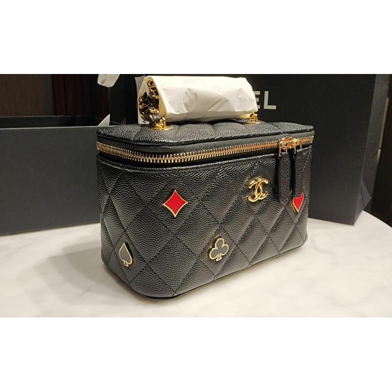 CHANEL 經典長方形化妝包，黑色魚子醬心型吊墜，賭場主題季節限定包-5
