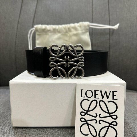 💎Han's house精品服飾💎LOEWE Anagram 小牛皮 寬4CM 皮帶原價24000