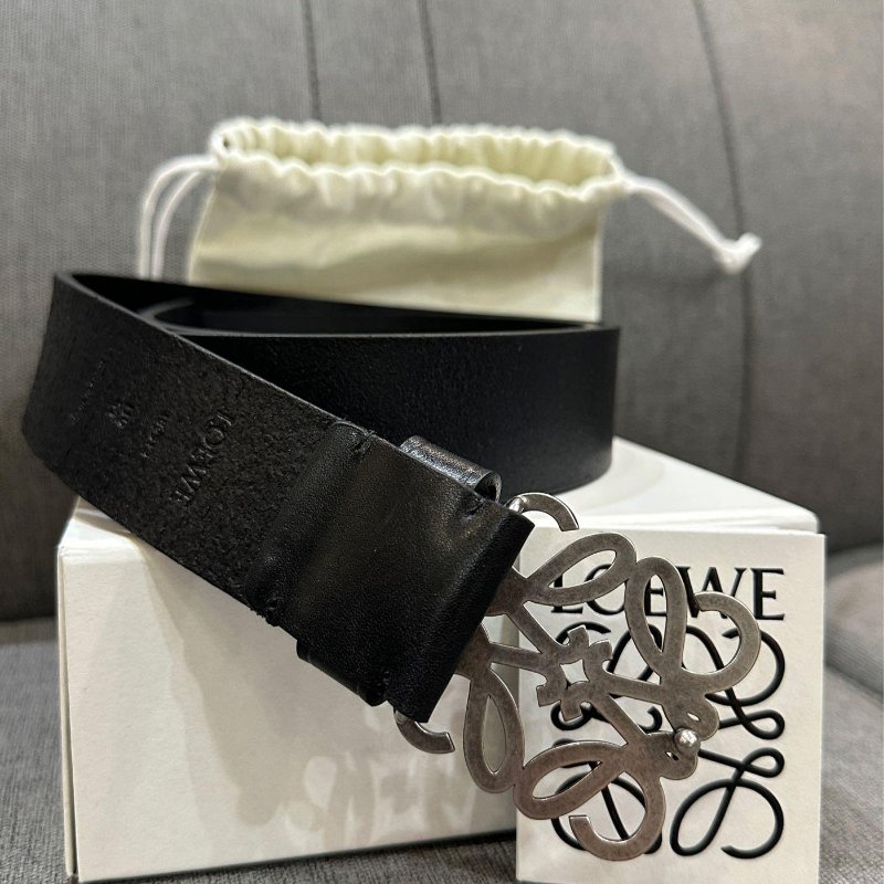 💎Han's house精品服飾💎LOEWE Anagram 小牛皮 寬4CM 皮帶原價24000-6