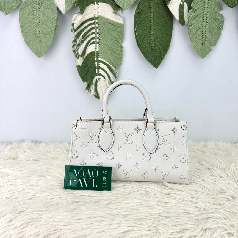 LV On The Go East West 白色鏤空包 全套有單-4