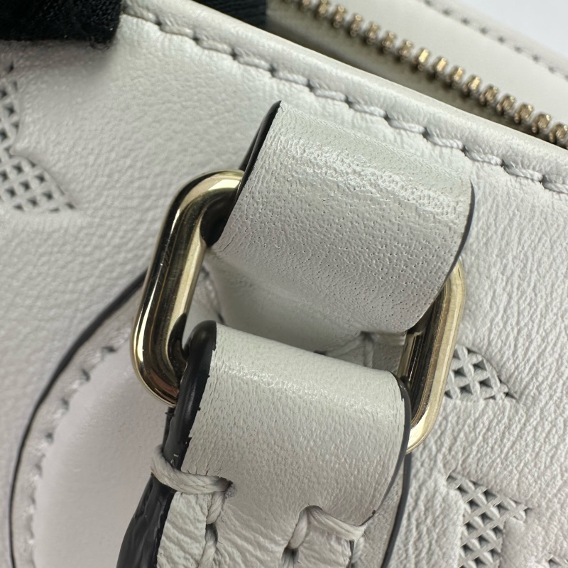 LV On The Go East West 白色鏤空包 全套有單-9