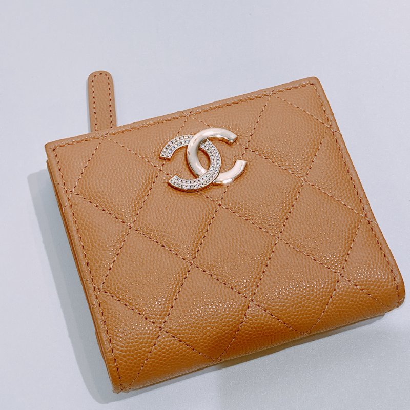 TW4605  Chanel 香奈兒 雙c短銀包 焦糖茶色Big CC Logo Small Wallet Caviar Dark Beige /Crystal-2