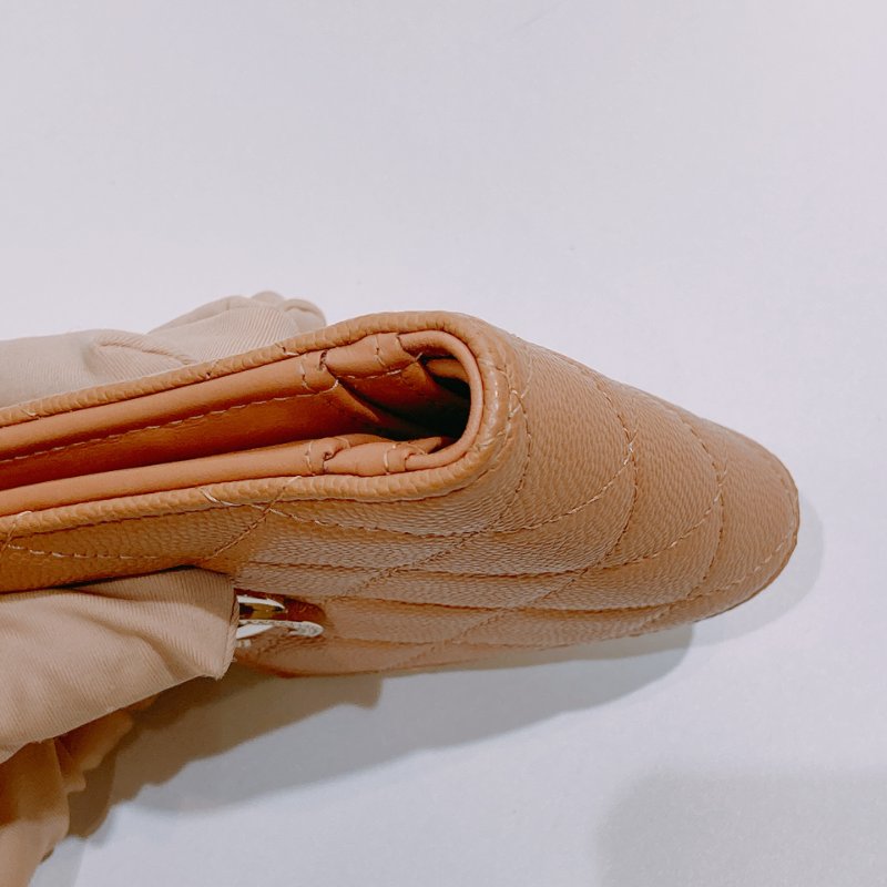 TW4605  Chanel 香奈兒 雙c短銀包 焦糖茶色Big CC Logo Small Wallet Caviar Dark Beige /Crystal-3