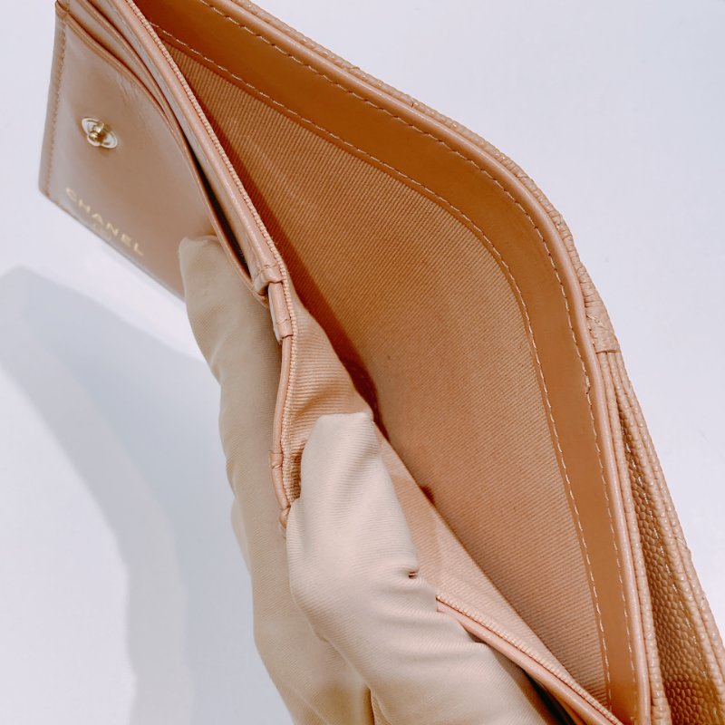 TW4605  Chanel 香奈兒 雙c短銀包 焦糖茶色Big CC Logo Small Wallet Caviar Dark Beige /Crystal-9