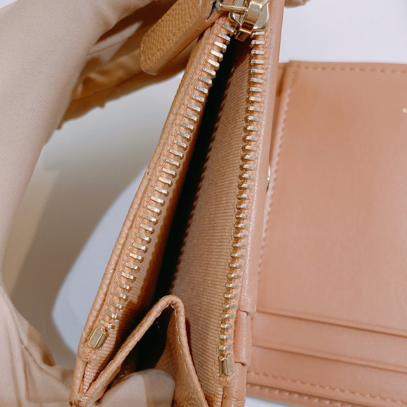 TW4605  Chanel 香奈兒 雙c短銀包 焦糖茶色Big CC Logo Small Wallet Caviar Dark Beige /Crystal-10