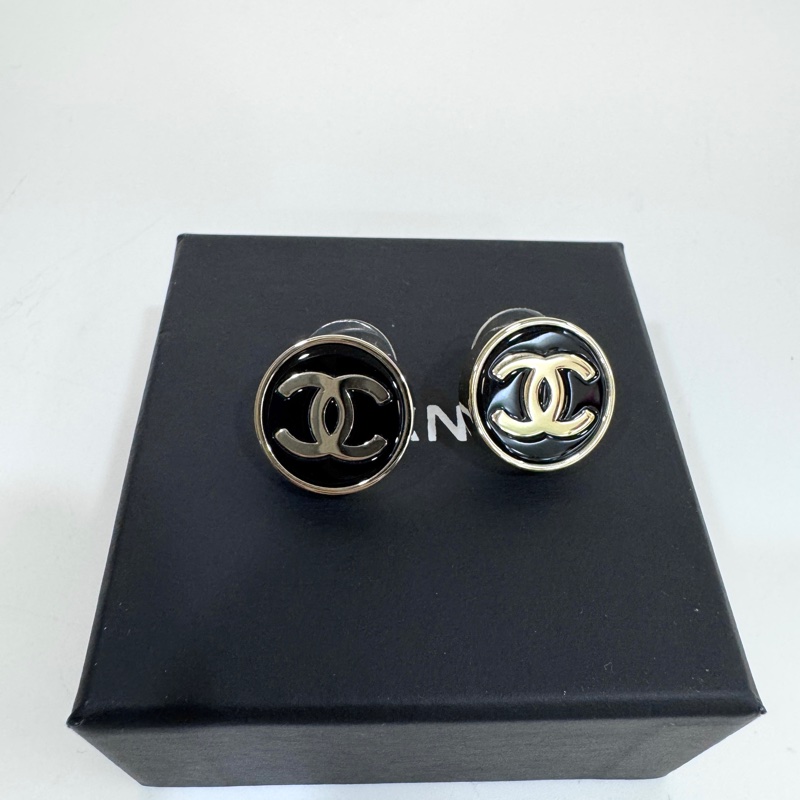 🖤香奈兒經典耳環Chanel 黑金圓形雙C  Logo耳環 ABA032-1