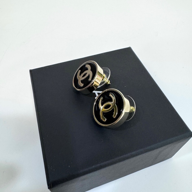 🖤香奈兒經典耳環Chanel 黑金圓形雙C  Logo耳環 ABA032-2