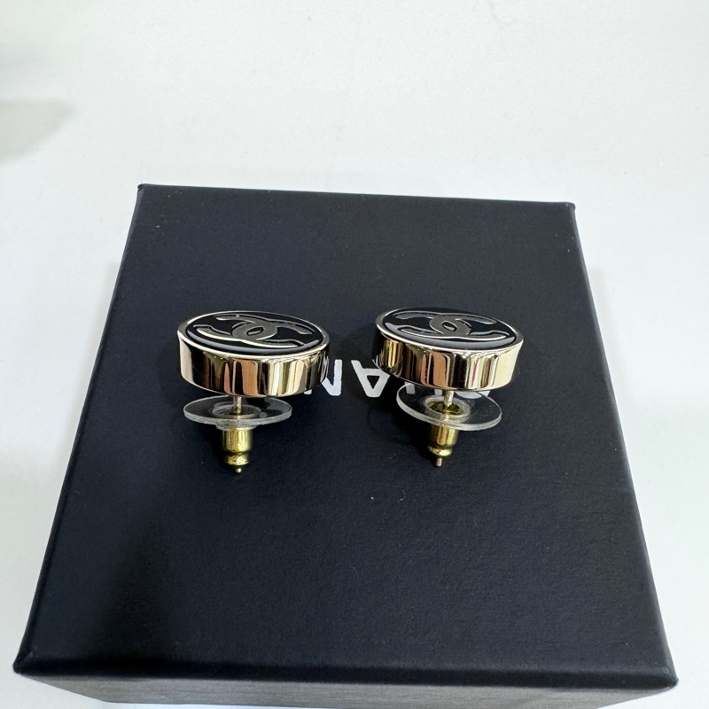 🖤香奈兒經典耳環Chanel 黑金圓形雙C  Logo耳環 ABA032-4