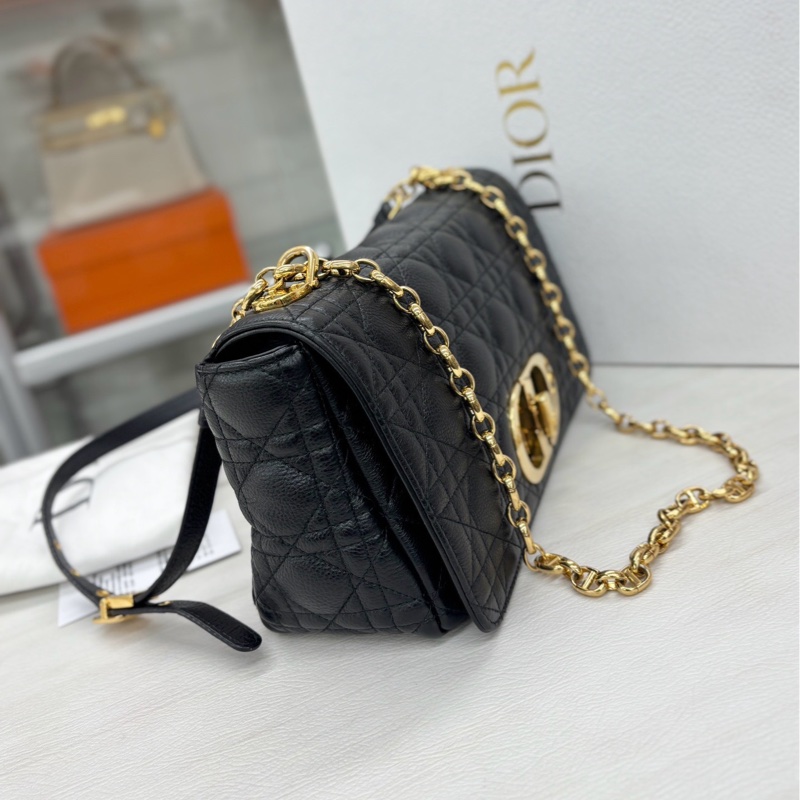 Dior 黑金粒面牛皮 中號Caro 23年編碼 肩帶可調節 附件塵袋、盒。-3