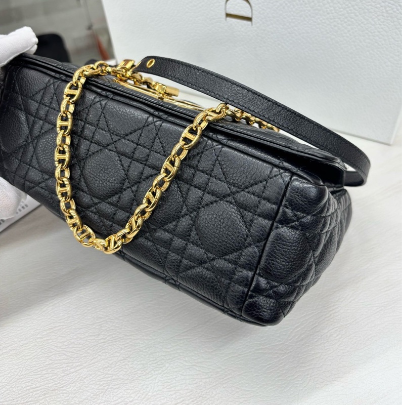 Dior 黑金粒面牛皮 中號Caro 23年編碼 肩帶可調節 附件塵袋、盒。-5