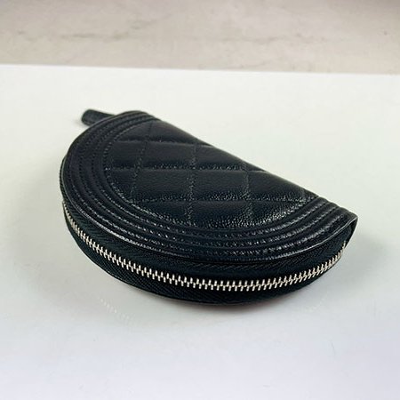 * 奢華大道國際精品＊【CH0739】CHANEL黑色荔枝紋牛皮 BOY系列 銀釦半圓形零錢包-3