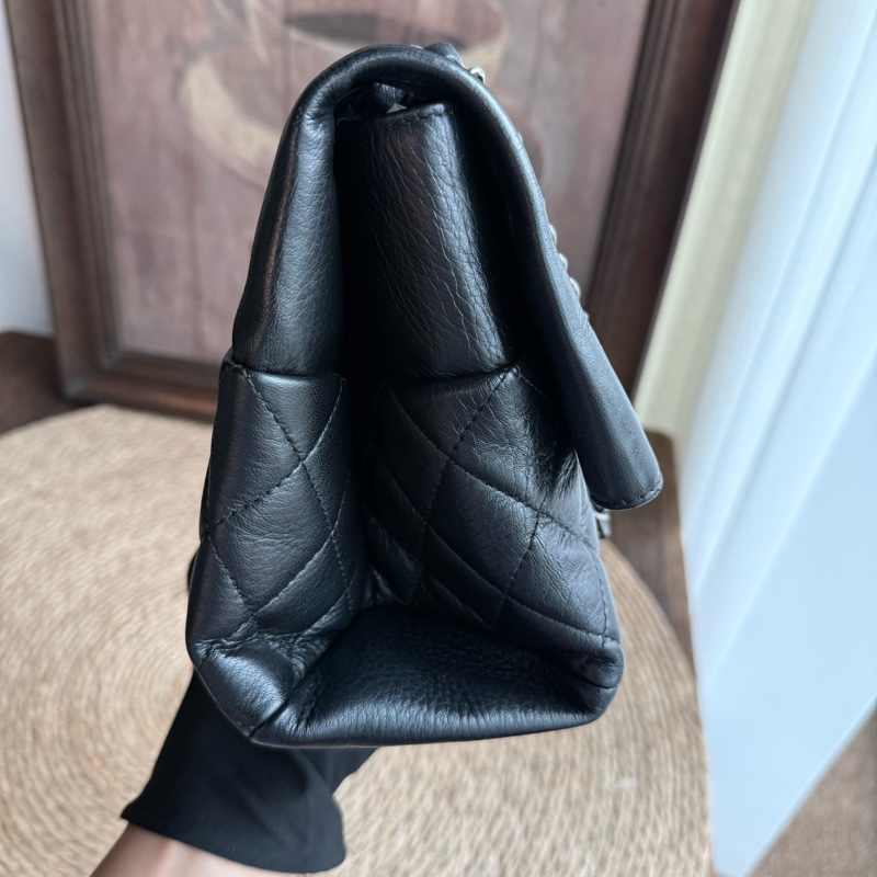 CHANEL 黑銀翻蓋機場包  尺寸：底長約32cm年份：20開-5