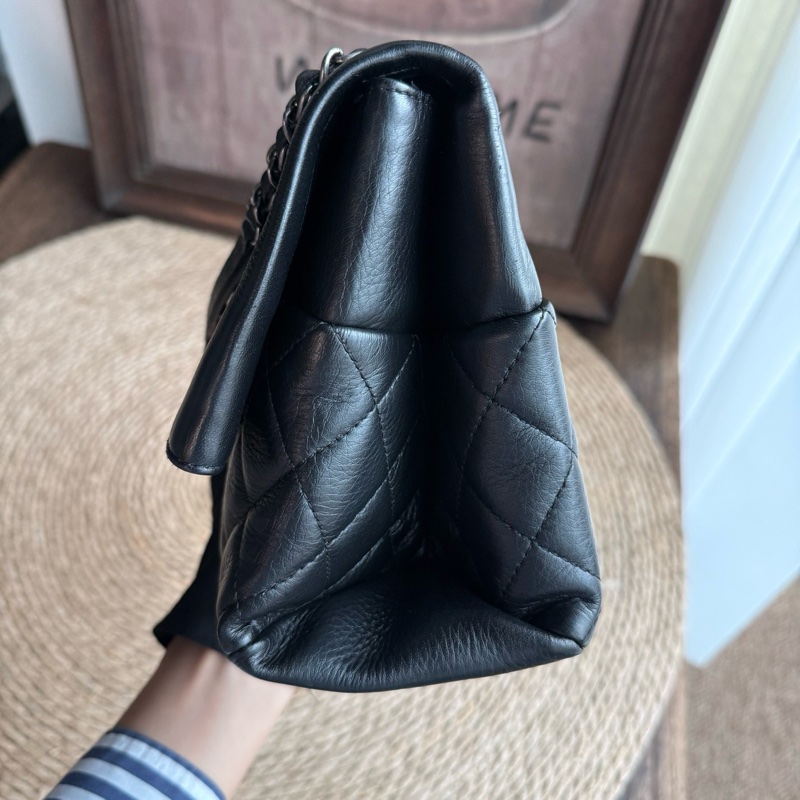 CHANEL 黑銀翻蓋機場包  尺寸：底長約32cm年份：20開-7