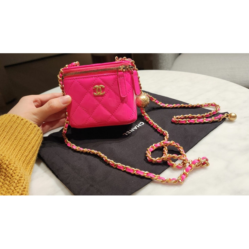 CHANEL 金色球形方形化妝包，漆皮粉紅色，亮粉色，霓虹螢光色-3