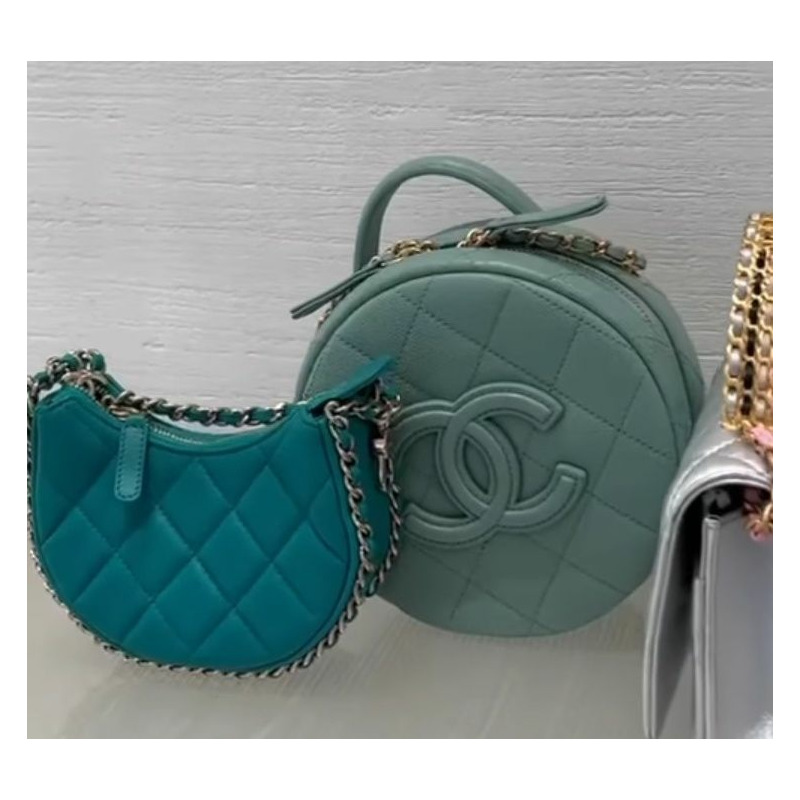CHANEL 23ss 半月形單肩包，綠松石、翠綠色、黑色、紅色，3種顏色可選-1
