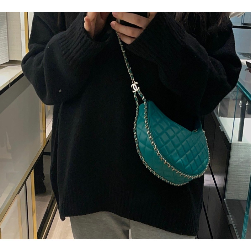 CHANEL 23ss 半月形單肩包，綠松石、翠綠色、黑色、紅色，3種顏色可選-2