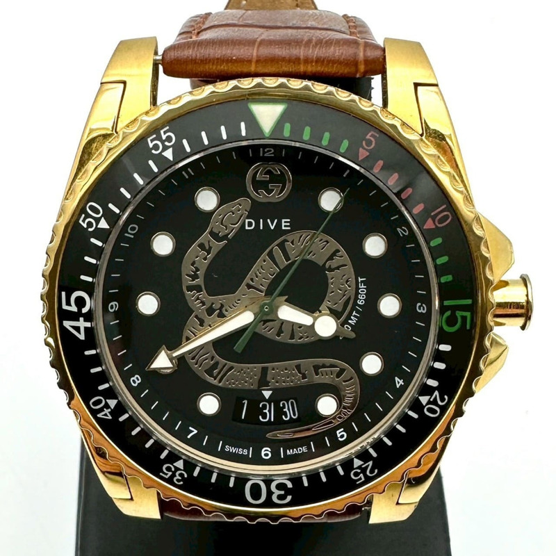 GUCCI 男士潛水錶 YA136219/136.2，附日期顯示，蛇形設計，石英機芯，不鏽鋼錶殼，黑金錶帶。-0