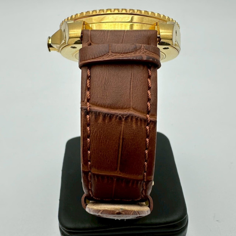 GUCCI 男士潛水錶 YA136219/136.2，附日期顯示，蛇形設計，石英機芯，不鏽鋼錶殼，黑金錶帶。-7