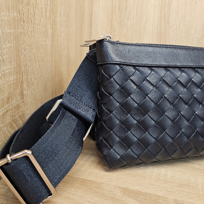 [超質感好物❣️耐看實用的精品超殺甜價出！] BV深藍牛皮編織IntrecciatoDuo雙層斜背包-2