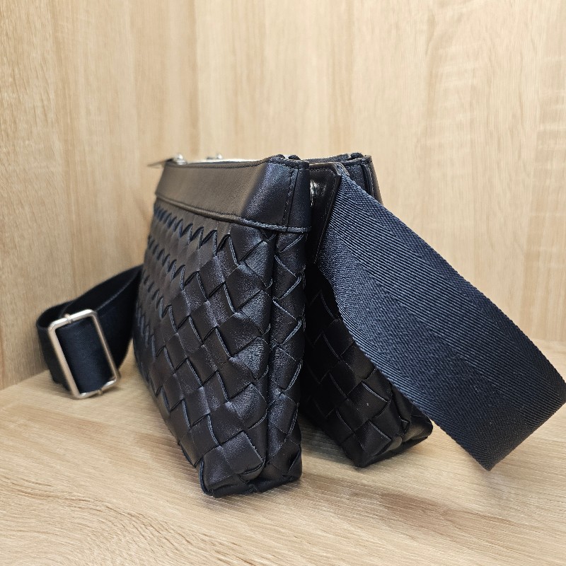 [超質感好物❣️耐看實用的精品超殺甜價出！] BV深藍牛皮編織IntrecciatoDuo雙層斜背包-3