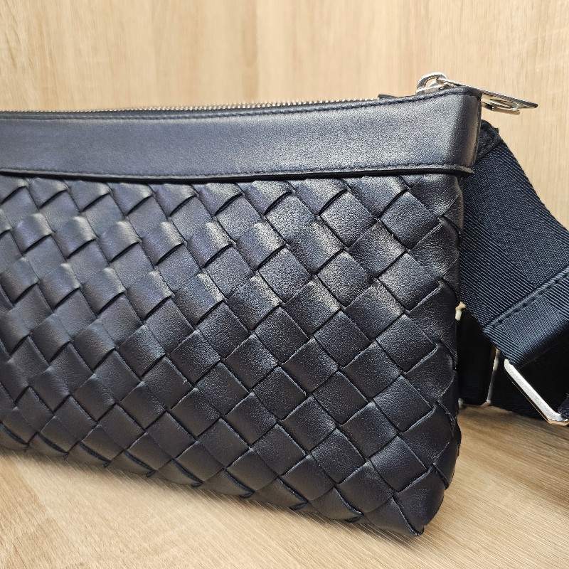 [超質感好物❣️耐看實用的精品超殺甜價出！] BV深藍牛皮編織IntrecciatoDuo雙層斜背包-7