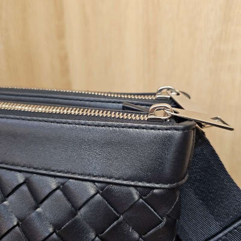 [超質感好物❣️耐看實用的精品超殺甜價出！] BV深藍牛皮編織IntrecciatoDuo雙層斜背包-8