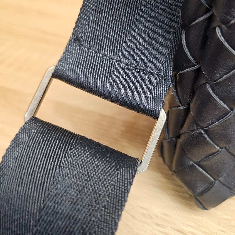 [超質感好物❣️耐看實用的精品超殺甜價出！] BV深藍牛皮編織IntrecciatoDuo雙層斜背包-19