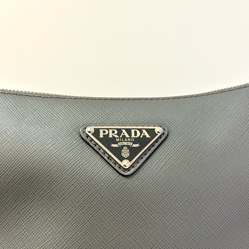 PRADA灰牛皮銀釦SAFFIANO皮革肩背包-7