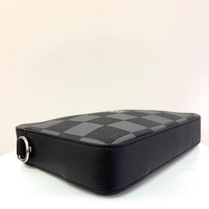 LV大黑灰棋盤格TRIO斜背包-7