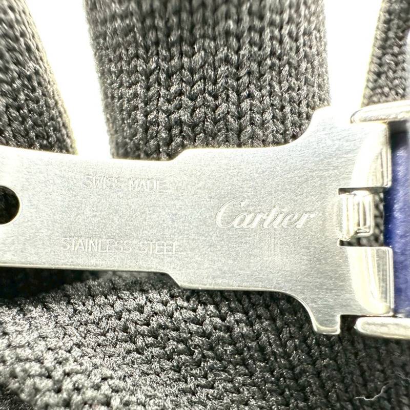 卡地亞 Must Trinity 石英腕錶 W1014945，不鏽鋼錶殼搭配皮革錶帶，白色、銀色、海軍藍三色可選，女士款。-15