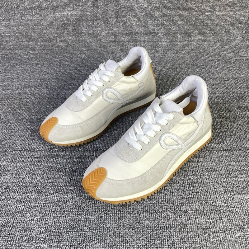 97新LOEWE羅意威白色阿甘鞋 尺碼：36 經典刺繡logo-0