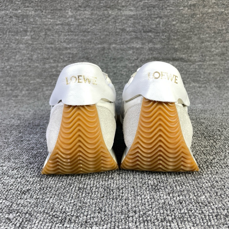 97新LOEWE羅意威白色阿甘鞋 尺碼：36 經典刺繡logo-2