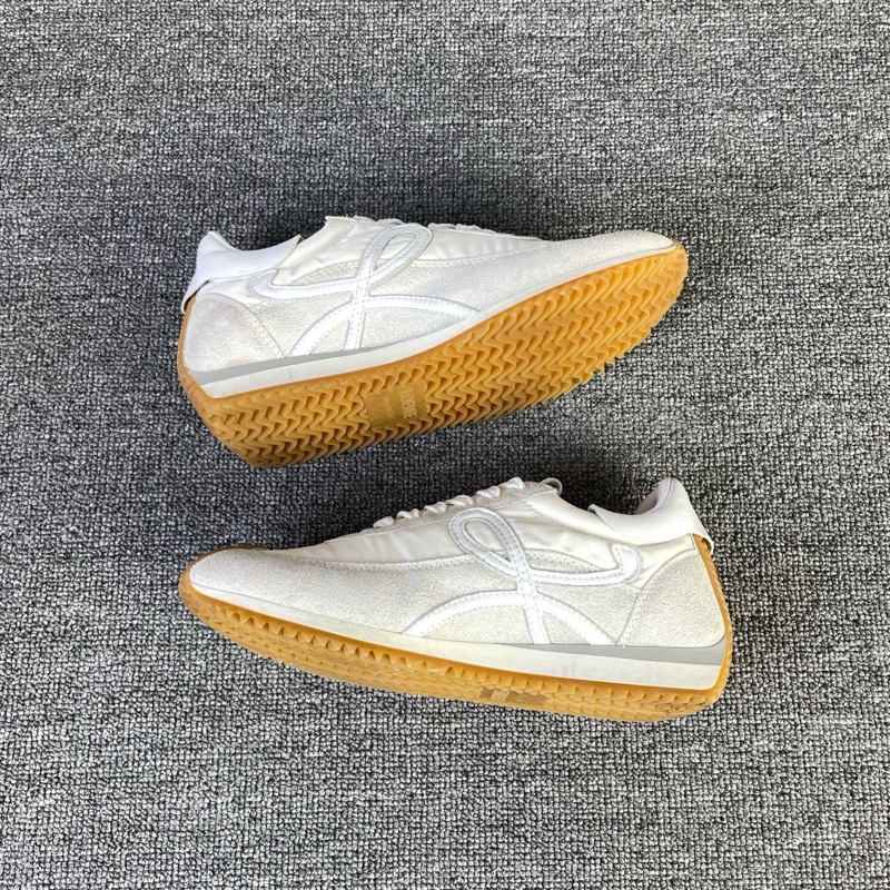 97新LOEWE羅意威白色阿甘鞋 尺碼：36 經典刺繡logo-4