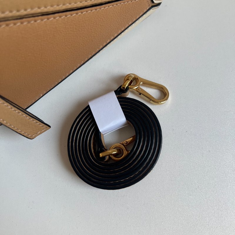 (🌷國外現貨)🏷Loewe 羅意威．Puzzle Mini-11