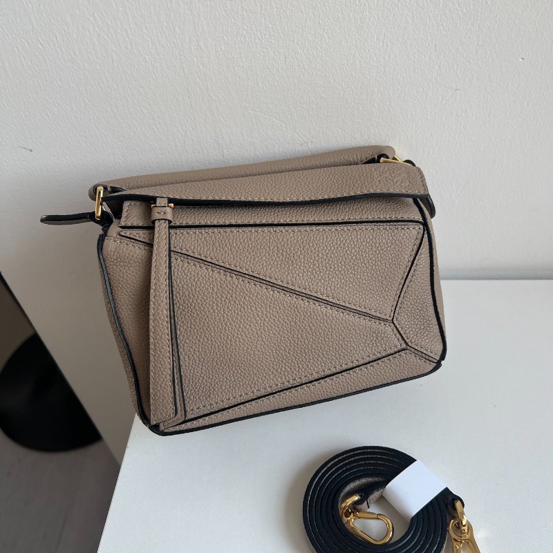 (🌷國外現貨)🏷Loewe 羅意威．Puzzle Mini-0