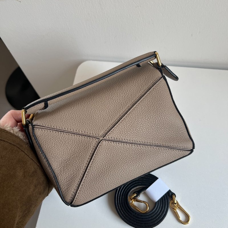 (🌷國外現貨)🏷Loewe 羅意威．Puzzle Mini-4