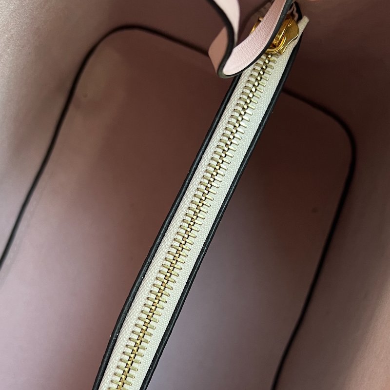 (🌷國外現貨)🏷LV 路易威登．Neo Noe MM 白棋盤格水桶包-10