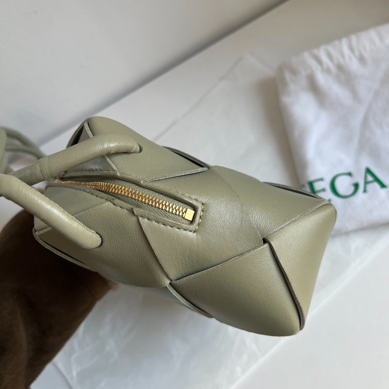 (🌷國外現貨)🏷BV 寶緹嘉．Brick Mini 編織相機包-3