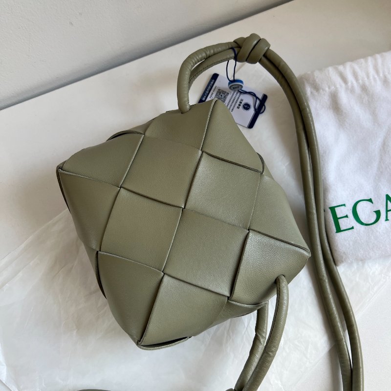 (🌷國外現貨)🏷BV 寶緹嘉．Brick Mini 編織相機包-6