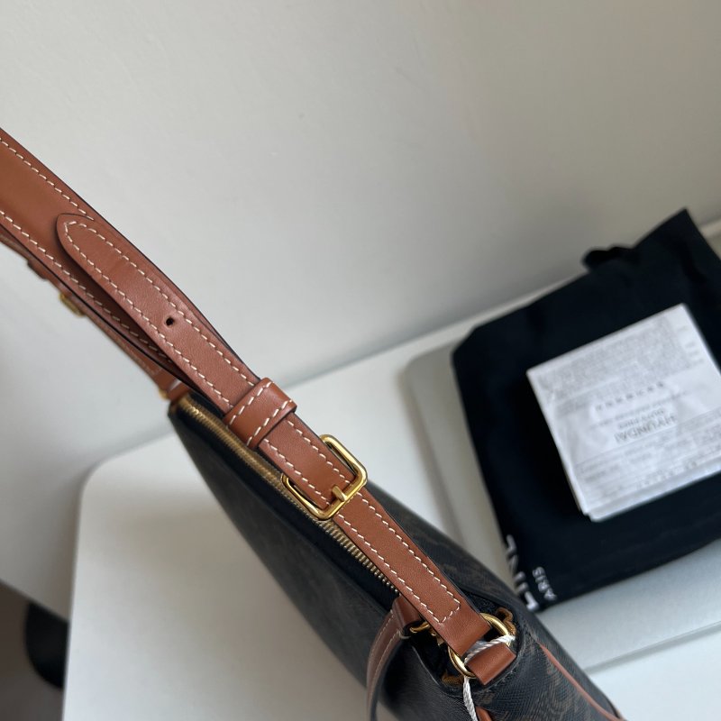 (🌷國外現貨)🏷Celine 瑟琳．老花麻將包-9