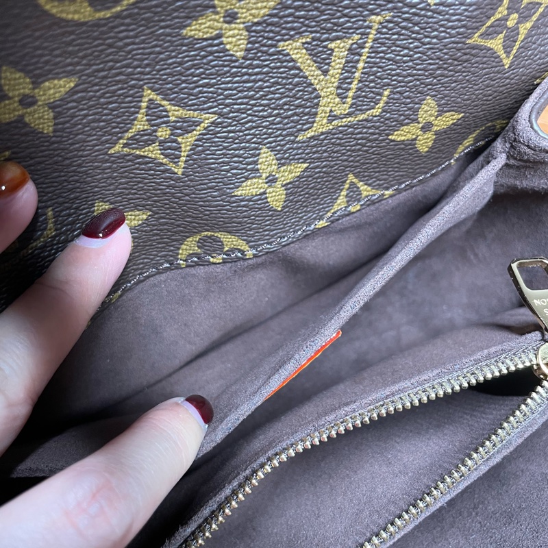 LV Louis Vuitton Pochette Métis East West 小號郵差包-10