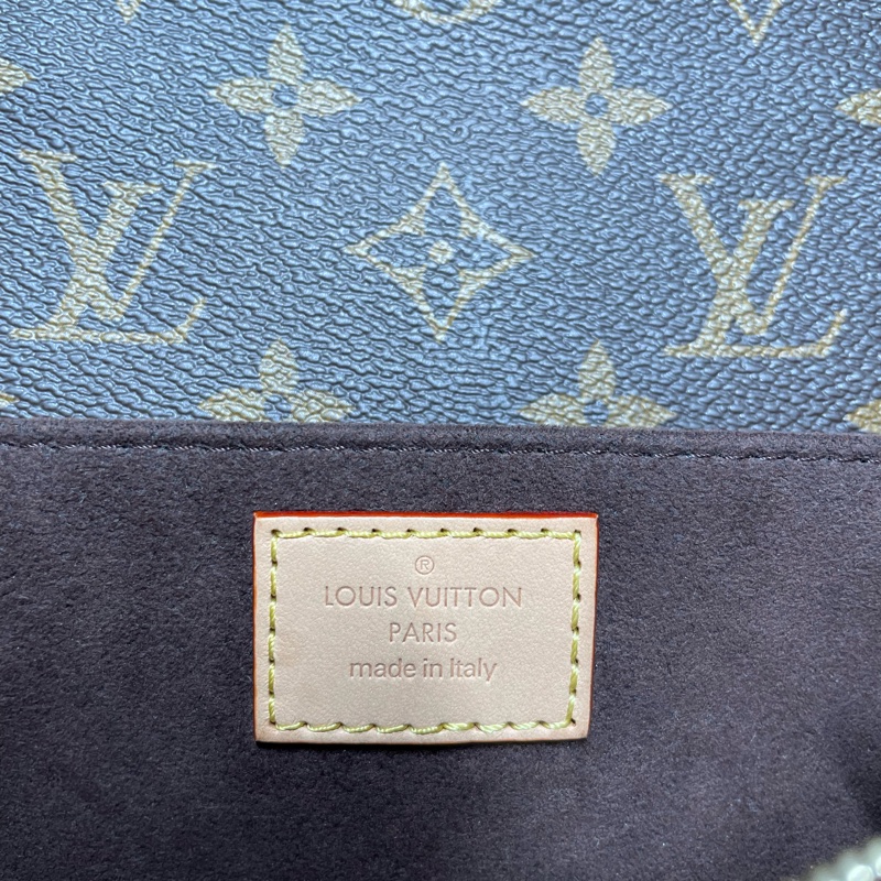 LV Louis Vuitton Pochette Métis East West 小號郵差包-11