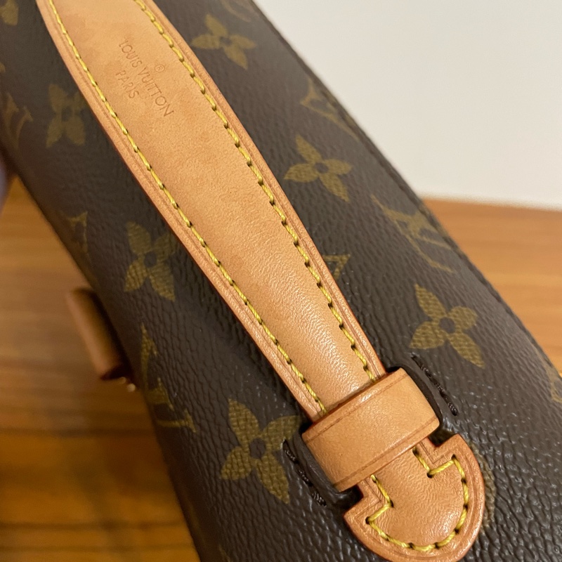 LV Louis Vuitton Pochette Métis East West 小號郵差包-24