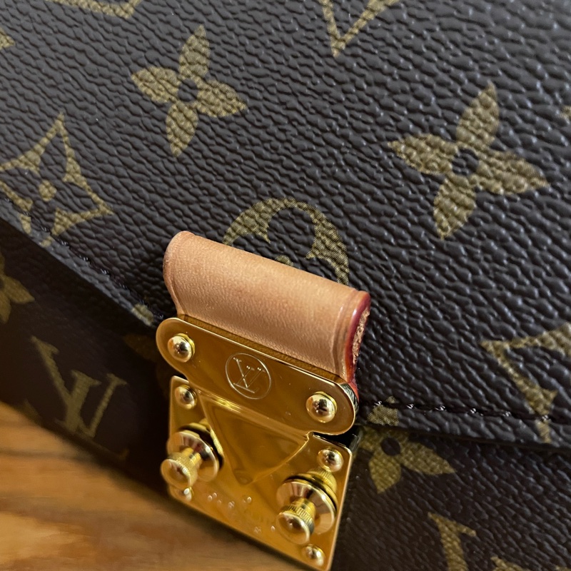 LV Louis Vuitton Pochette Métis East West 小號郵差包-27