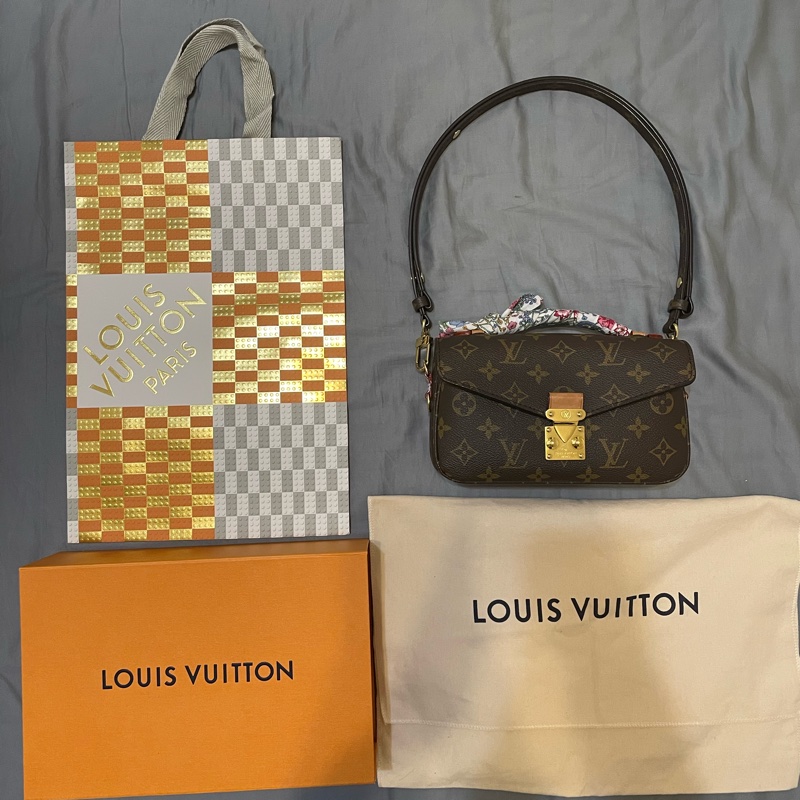 LV Louis Vuitton Pochette Métis East West 小號郵差包-29